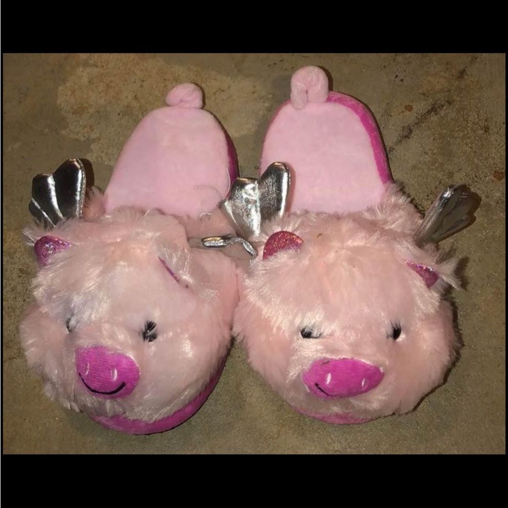Bobbie Brooks Sz S (11-12) Girls’ Pig Slippers - Picture 2 of 4